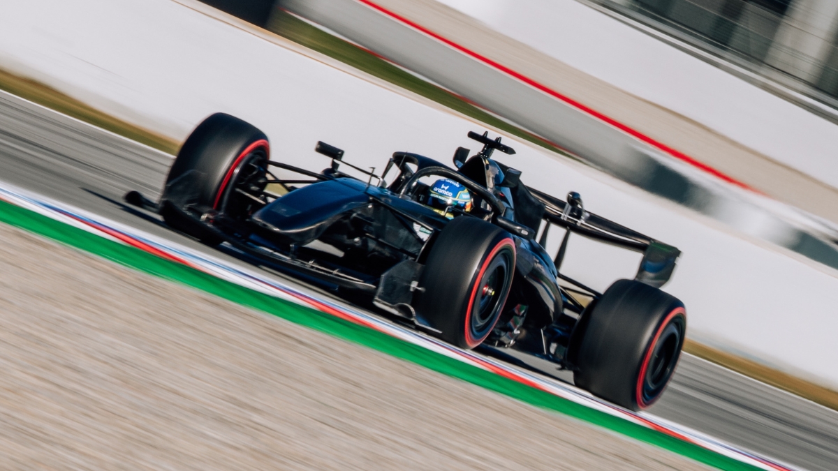 Alonso debuta con el AMR26 de Newey en los test de Barcelona