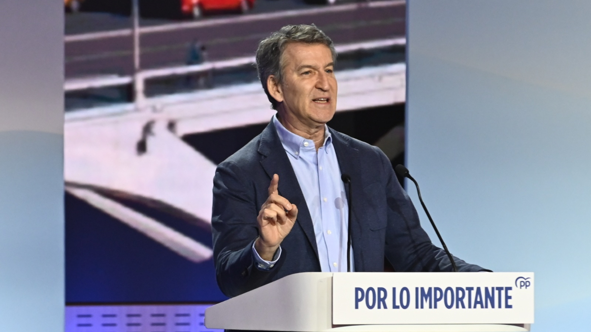 Feijóo analiza la crisis ferroviaria tras los accidentes