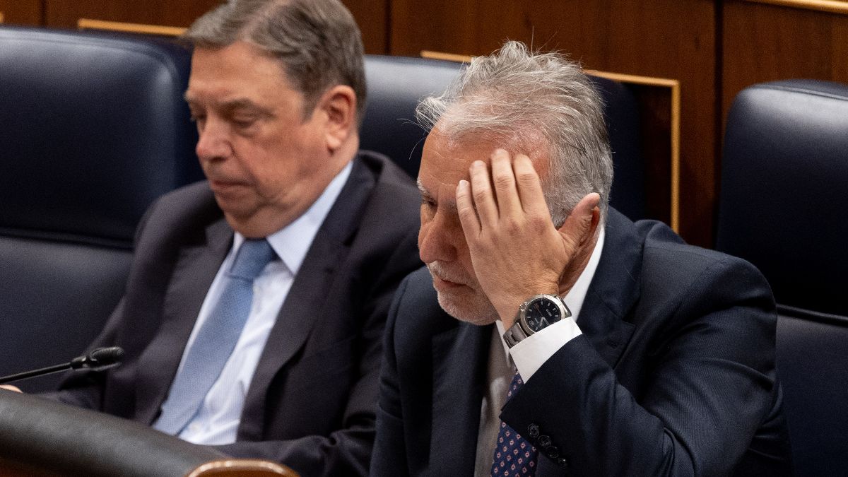 Montero y los Reyes en el funeral de Adamuz en Huelva