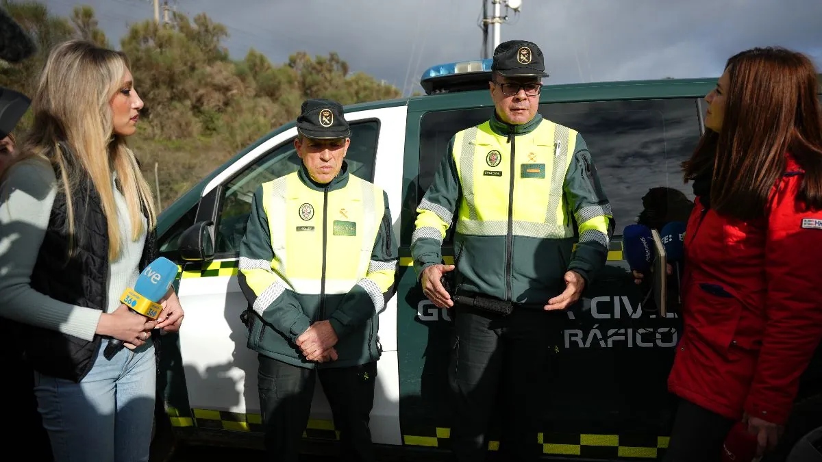 Primeros guardias civiles en llegar al accidente de Adamuz