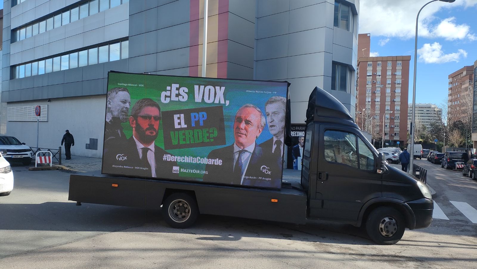 Hazte Oír apoya a Alvise en Aragón y tilda a Vox de PP verde
