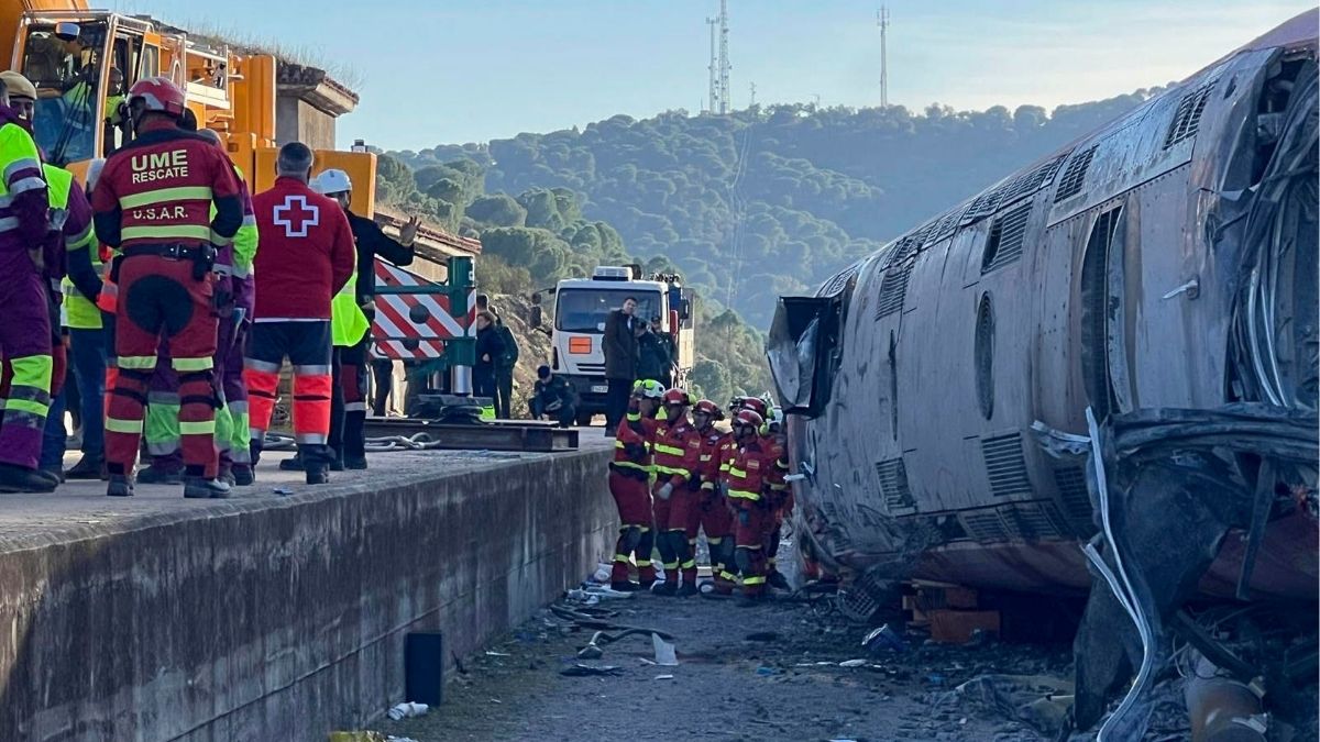 Homenaje rociero a víctimas del accidente de tren en Adamuz