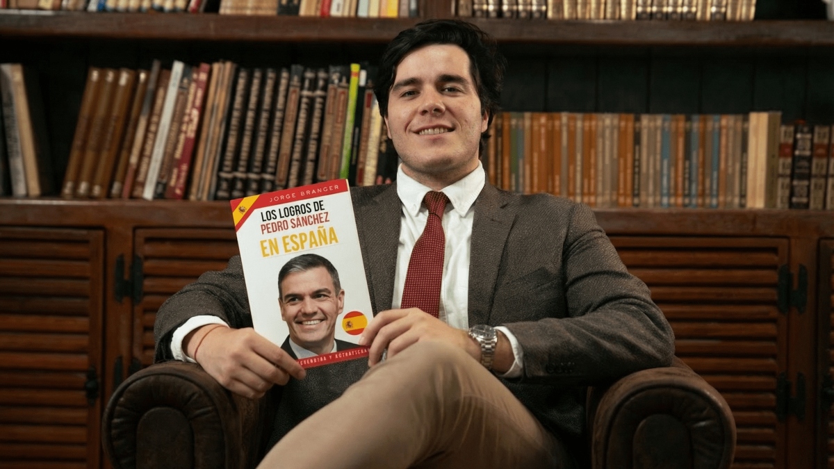 Éxito del libro en blanco de Jorge Branger sobre Sánchez
