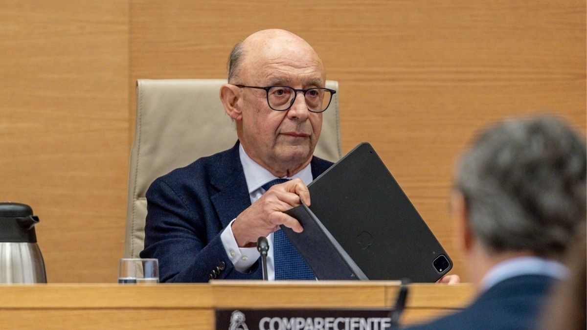 El juez del caso Montoro pide documentos del exministro