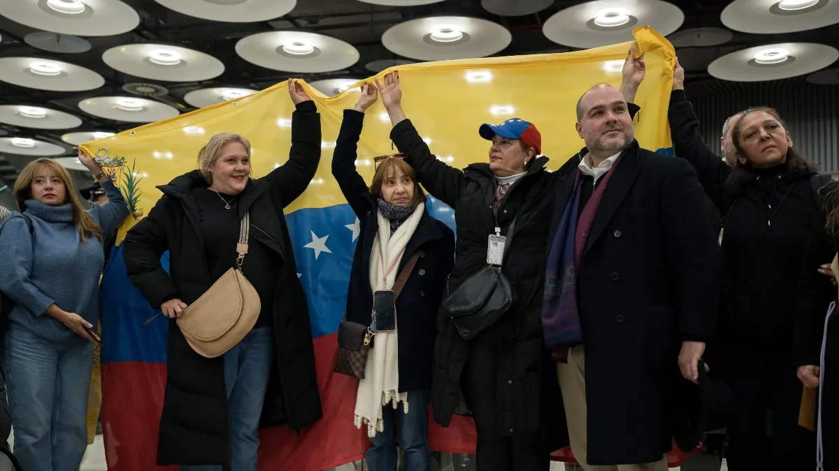 Los cinco españoles liberados en Venezuela llegan a España