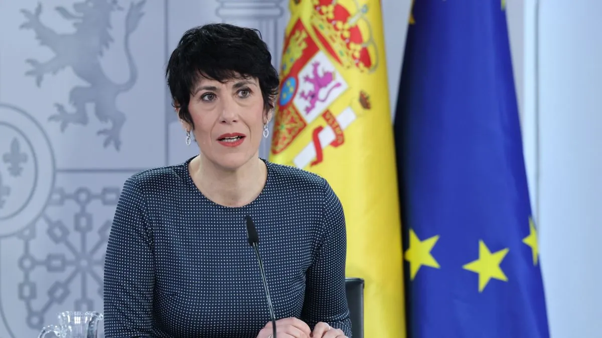 España aprueba la regularización de inmigrantes con Podemos