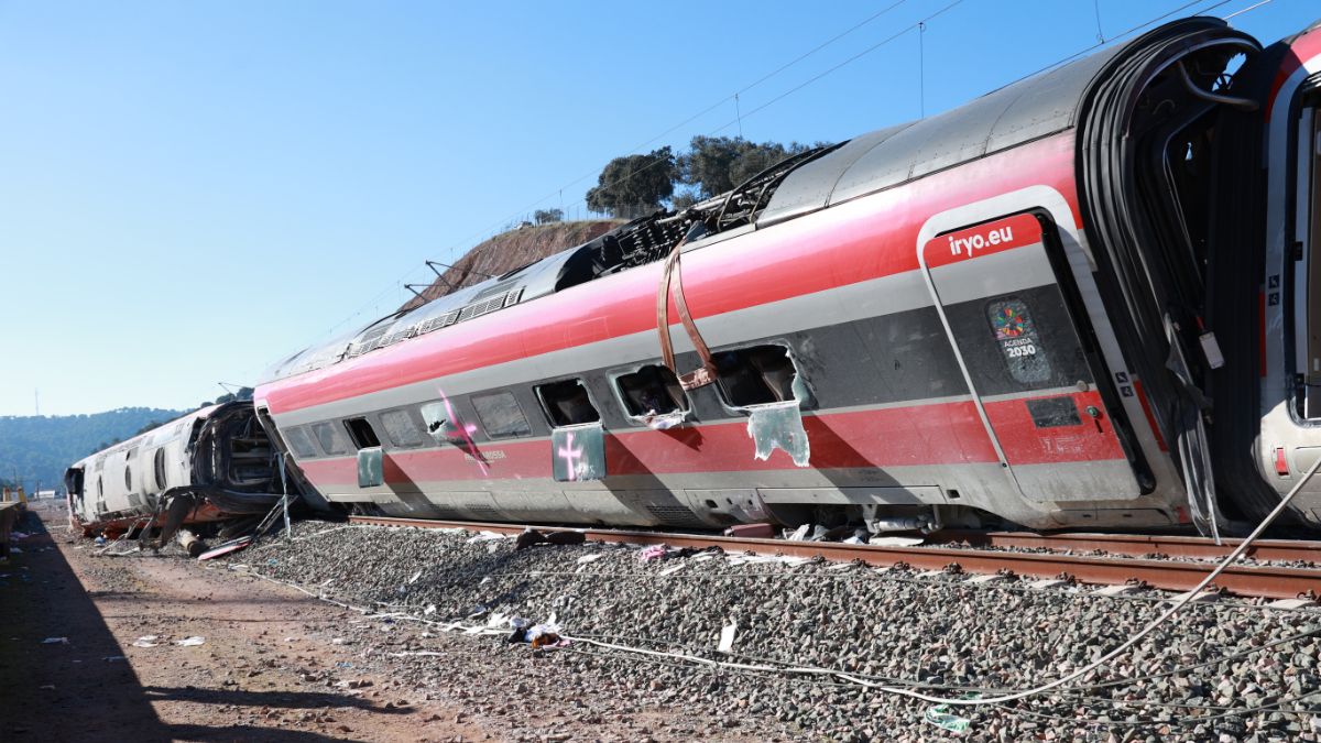 Renfe afirma que avisó del accidente de Adamuz de inmediato