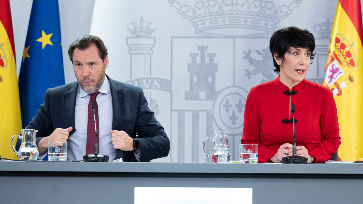 Elma Saiz avala la transparencia de Óscar Puente por Adamuz