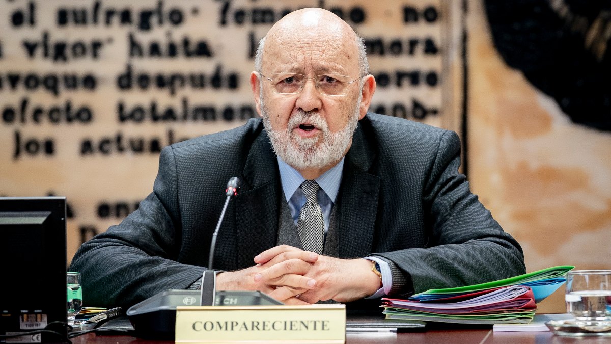 Investigan presuntas cuentas de Tezanos en el extranjero