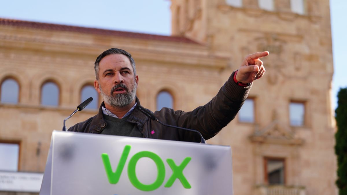Abascal carga contra Sánchez y el PSOE por el uso del burka