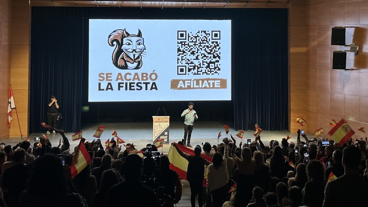 Alvise se abre a pactar con Mañueco en Castilla y León