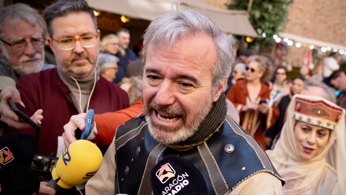 Azcón negocia con Vox un acuerdo estable para Aragón