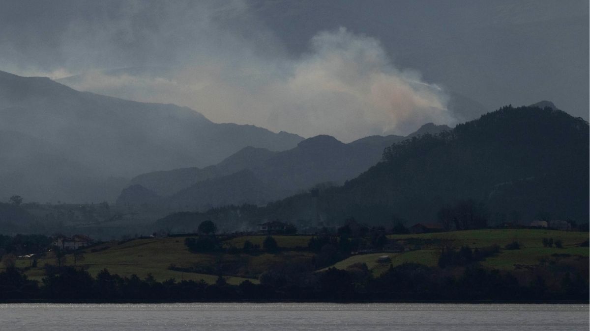 Cantabria lucha contra 36 incendios forestales activos