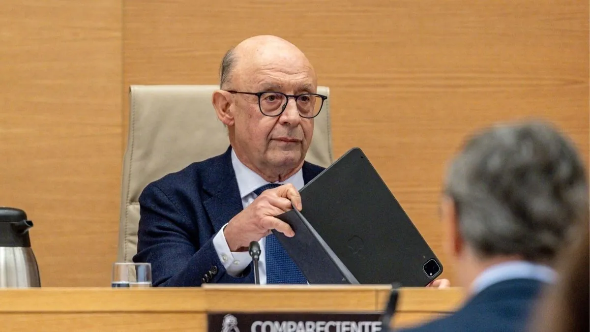 Hacienda revela pagos de gasísticas al despacho de Montoro