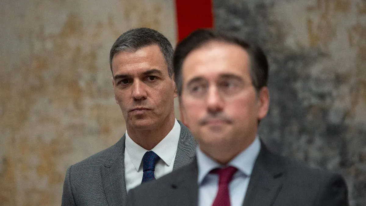 Diplomáticos exigen a Sánchez intervenir en Exteriores