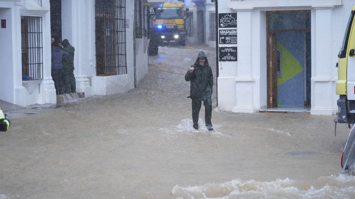 Evacuación preventiva en Grazalema por el fuerte temporal