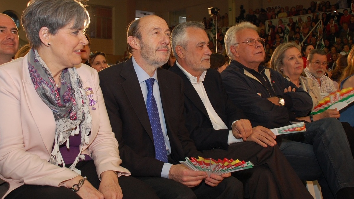 Griñán defiende a Felipe González ante las críticas