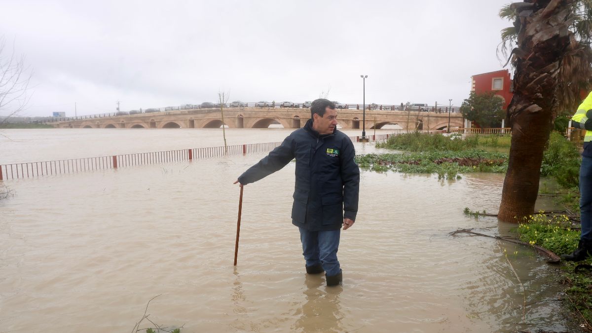 Jerez mantiene las evacuaciones por la crecida del río