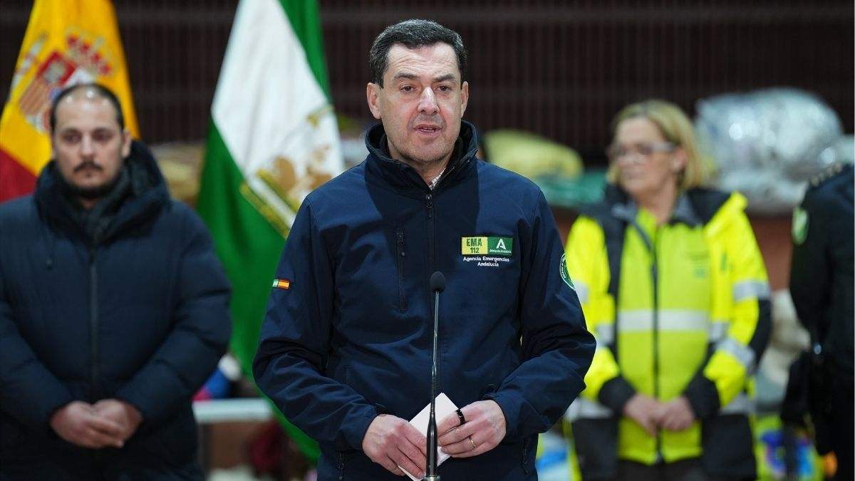 Moreno rinde homenaje a las víctimas del tren en Adamuz