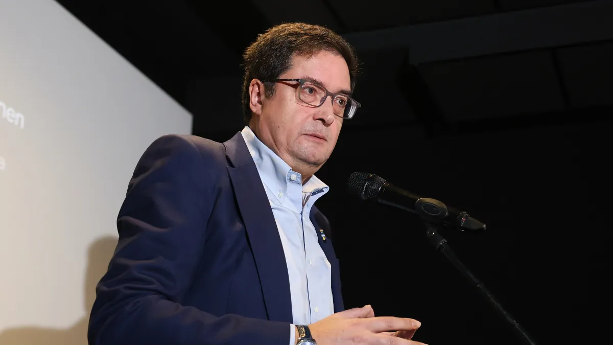 Óscar López defiende a Zapatero y critica el rol de Aznar