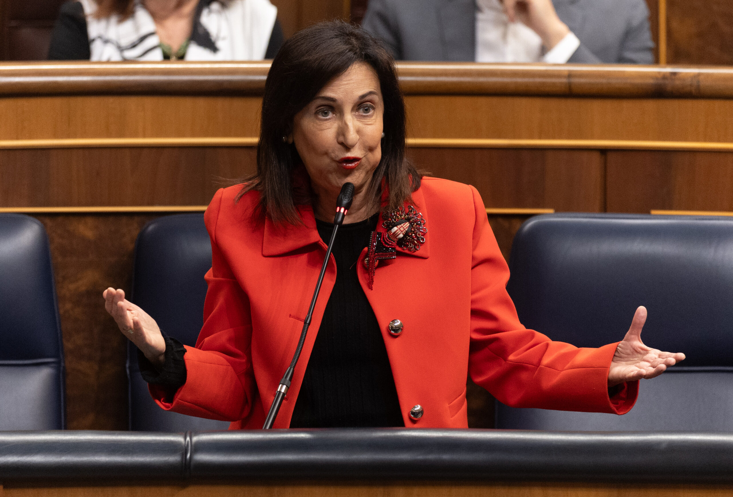 El PP exige aclarar el blindaje secreto de Robles al CNI