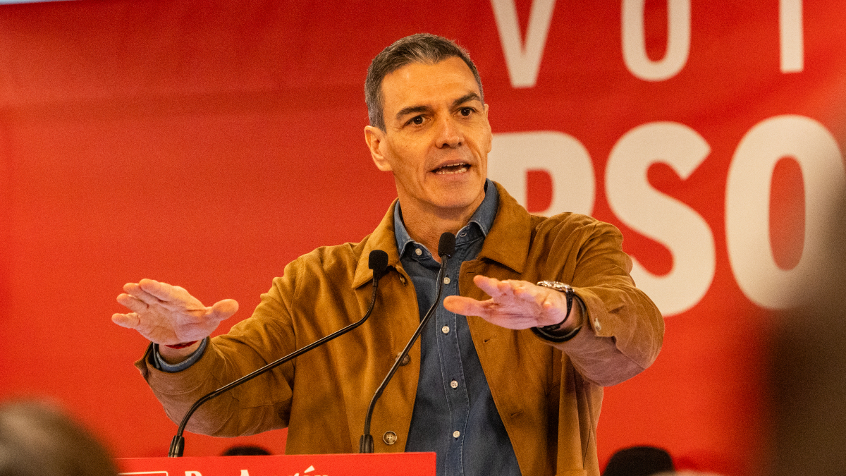 PSOE exige a Feijóo condenar insultos a Pedro Sánchez