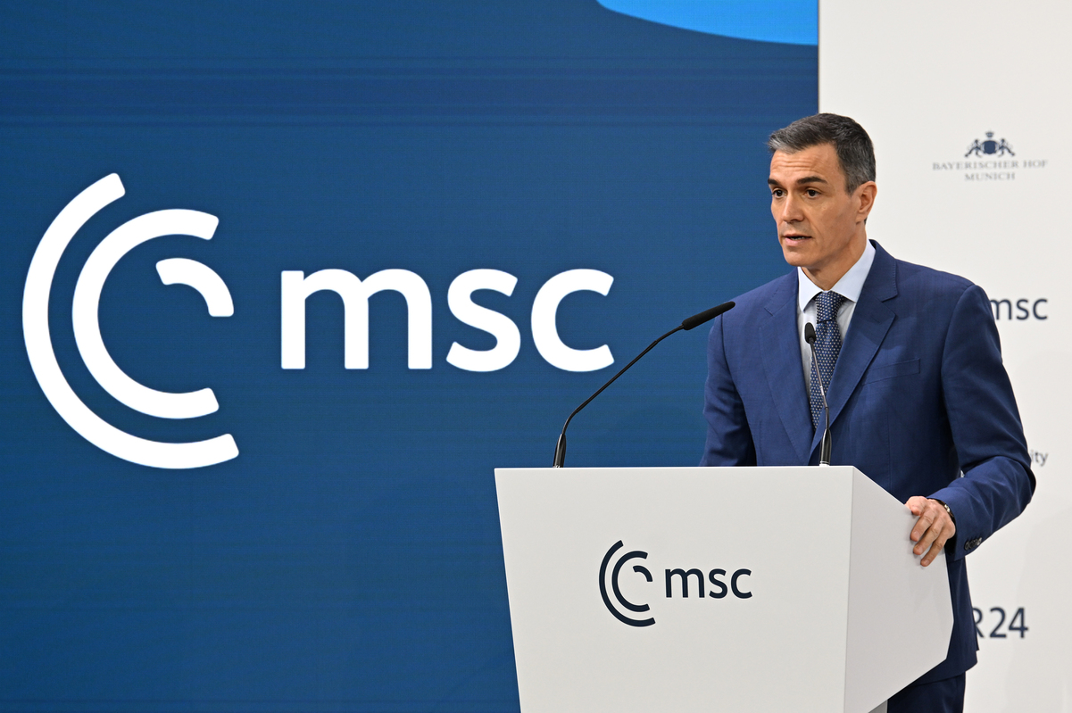 Sánchez rechaza el rearme nuclear y el gasto en defensa