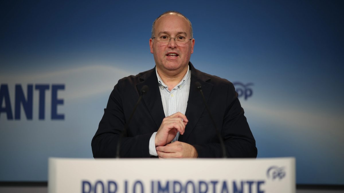 Tellado negociará los pactos de PP y Vox en las autonomías