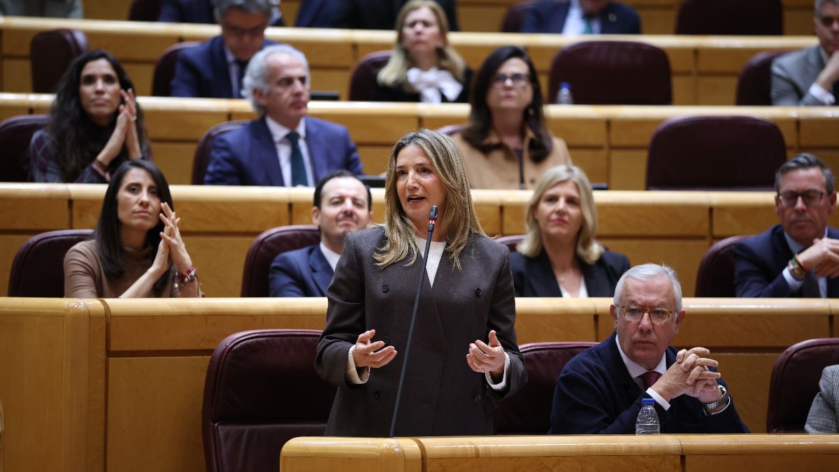 El PP vincula a Zapatero con corrupción en Plus Ultra