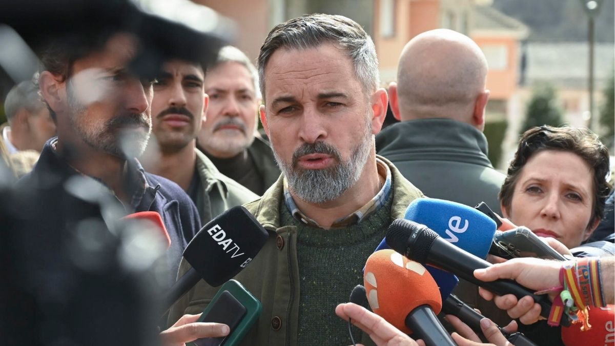 Abascal señala a Feijóo por el bloqueo en Extremadura