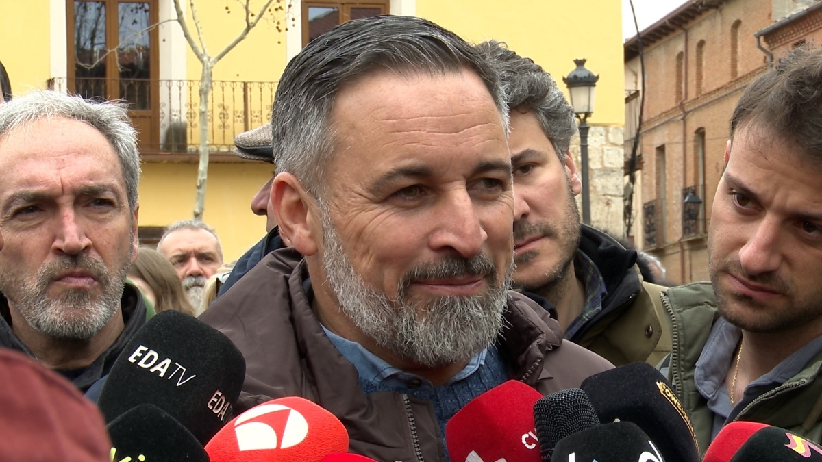 Abascal exige disciplina interna en Vox ante crisis actuales