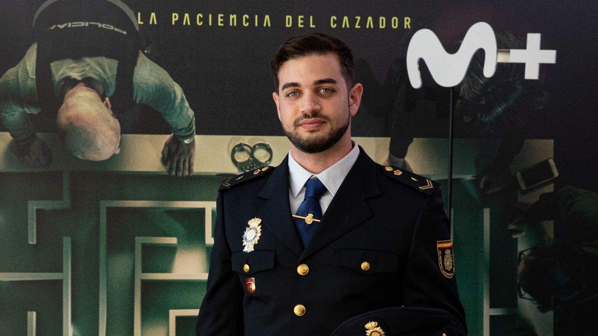 Alvise elige a un policía para las elecciones andaluzas
