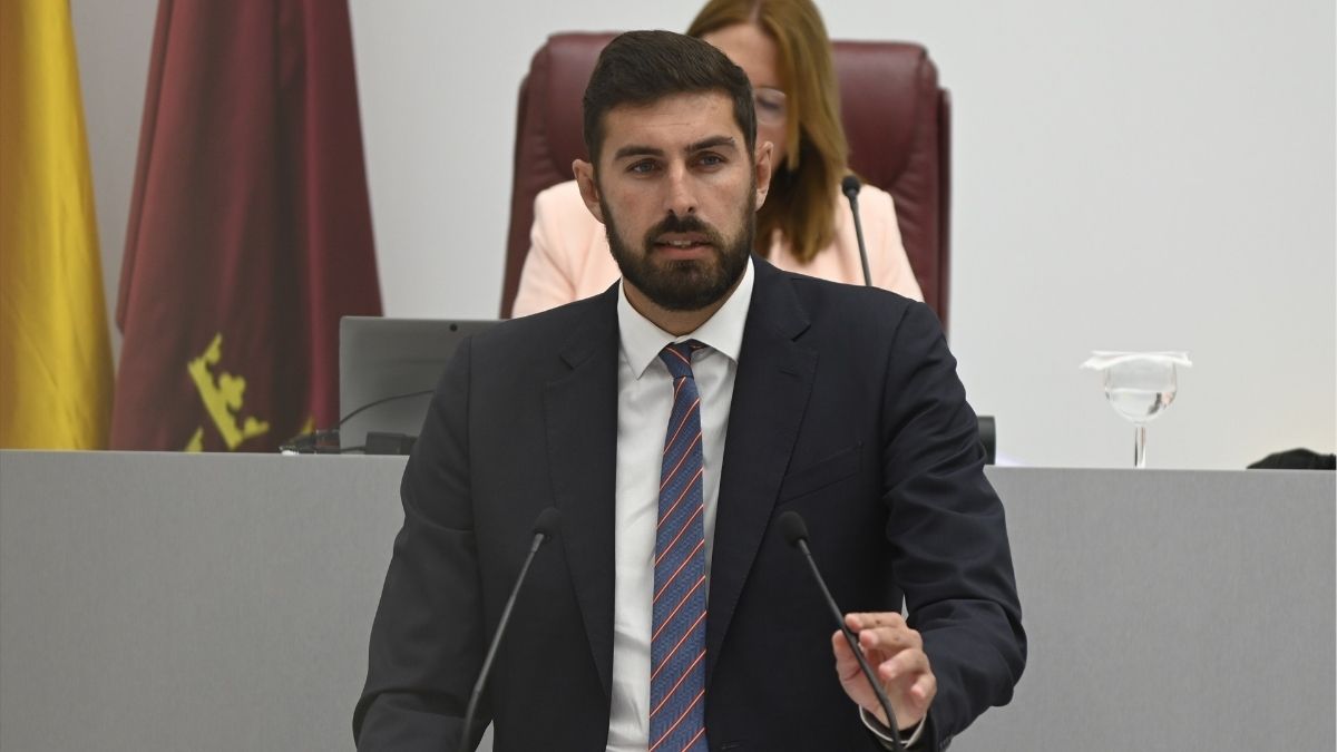 Antelo rompe con Vox y pasa al Grupo Mixto en Murcia