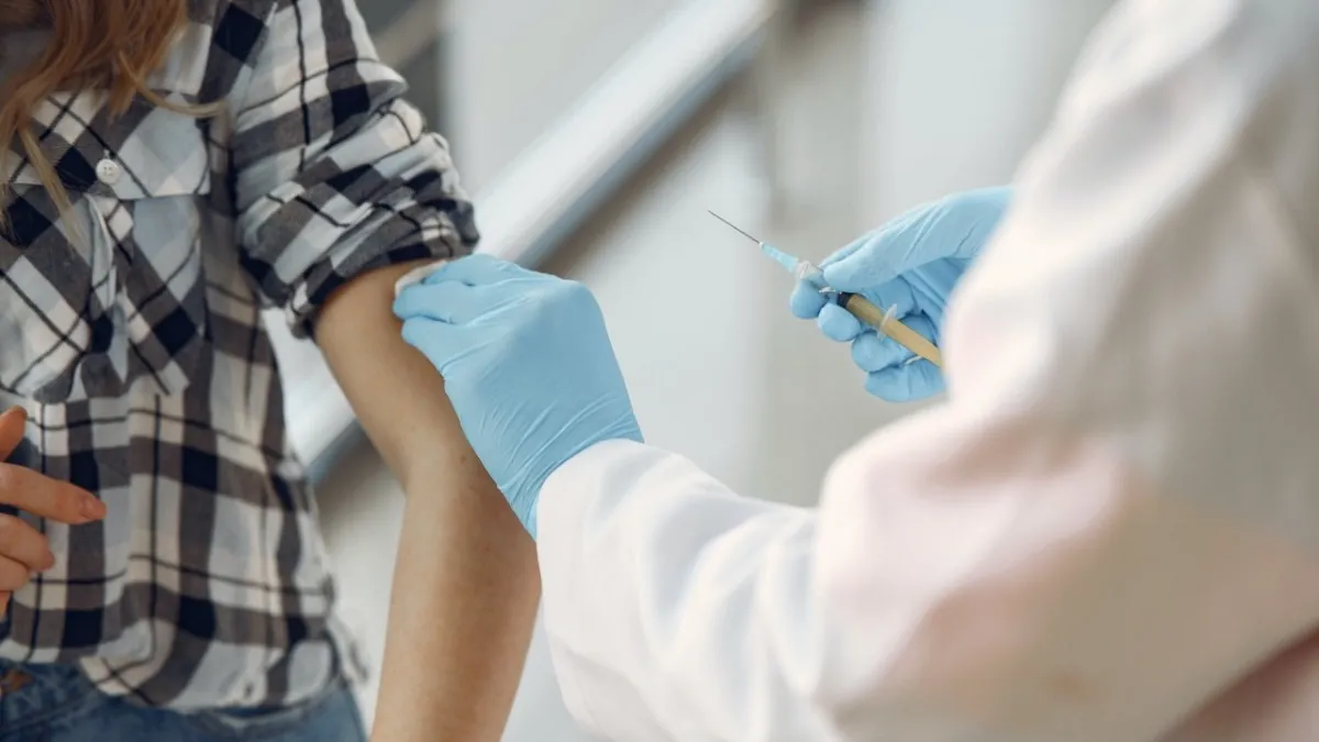 Castilla y León adquiere 89.500 vacunas contra la hepatitis