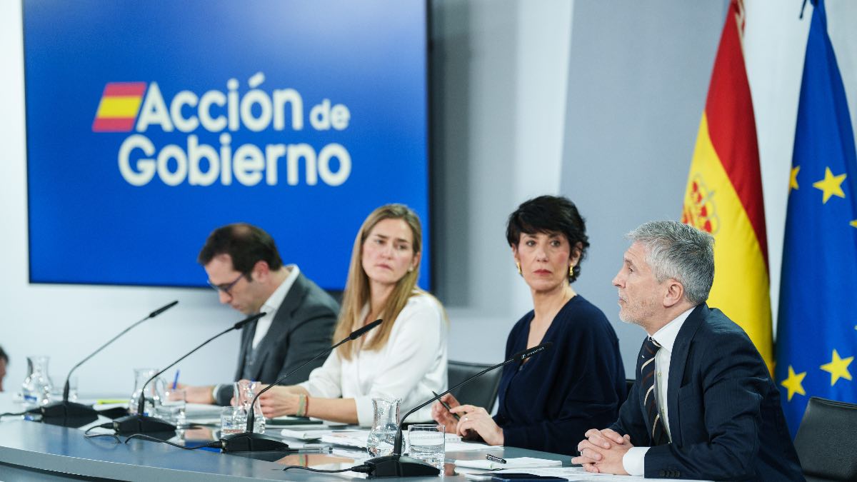 Gobierno critica pactos del PP con Vox en autonomías