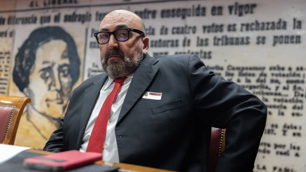 El Gobierno evita aclarar los viajes de Koldo con pasaporte