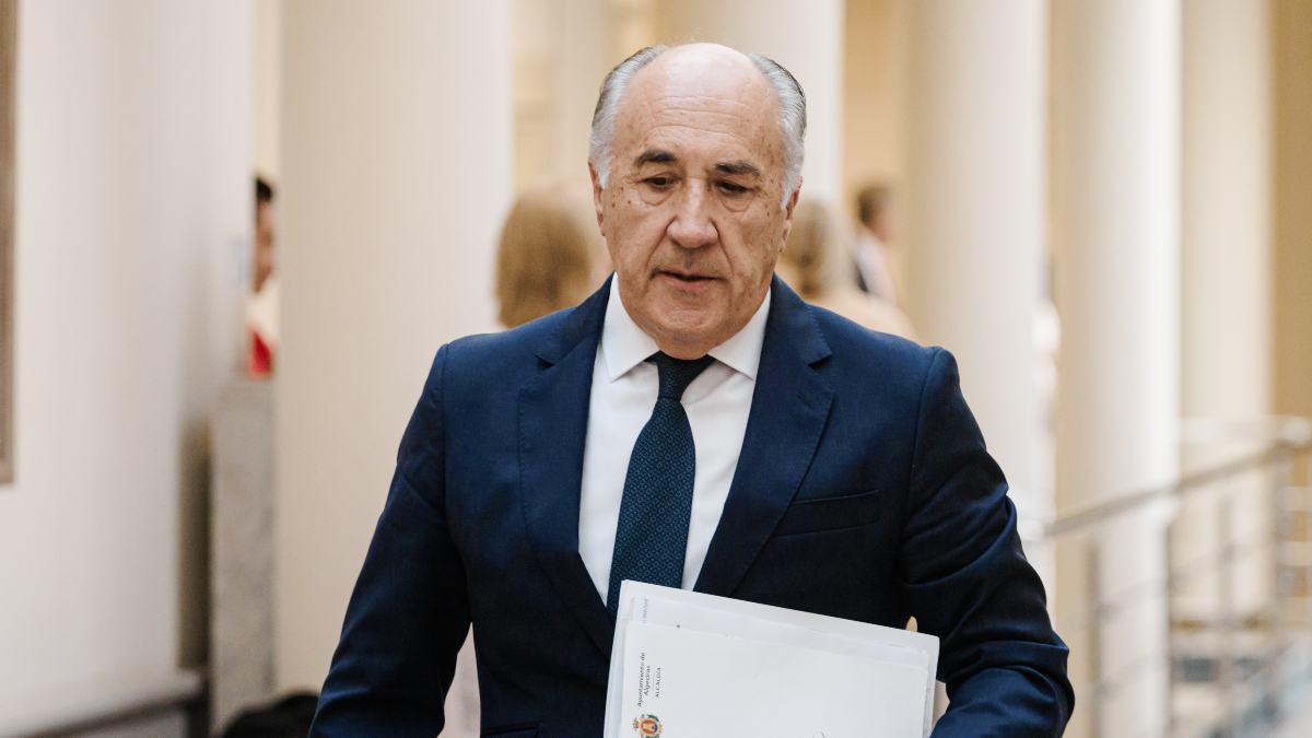 Landaluce reclama a Montero 200.000 euros por injurias
