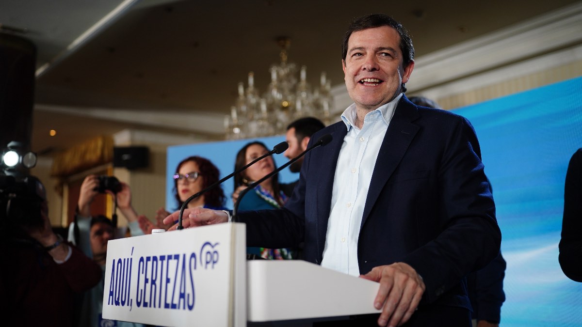 Mañueco niega el diálogo al PSOE y se acerca a Vox