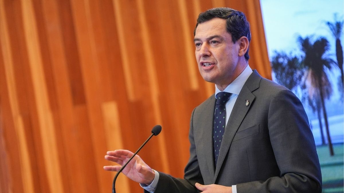 Moreno critica los fallos de los trenes en Andalucía