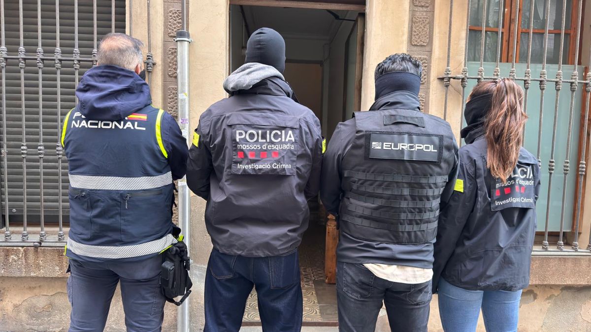 Policía y Mossos golpean el tráfico de drogas y armas