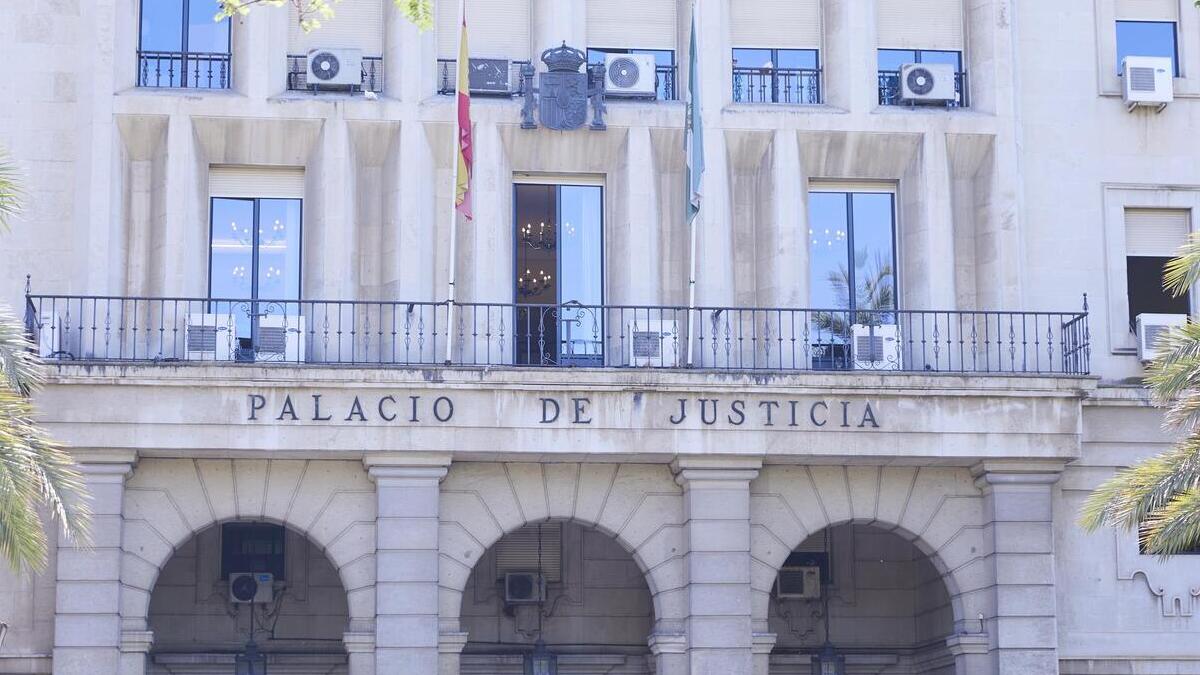Condenan a ex alto cargo andaluz por el caso Invercaria