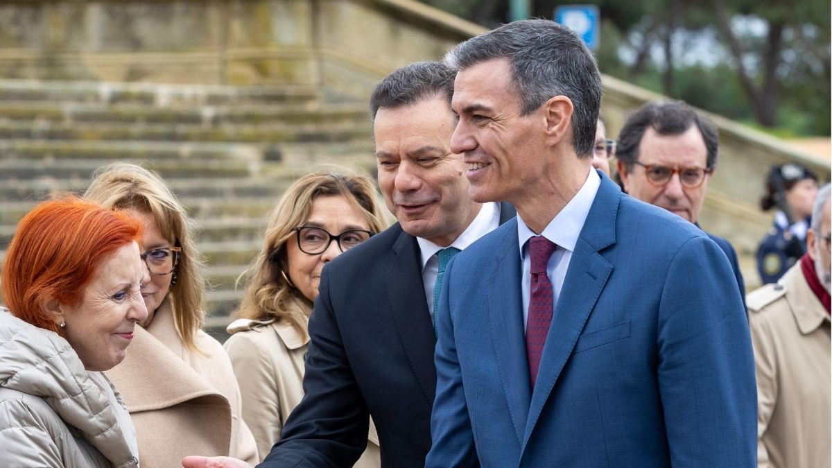 Sánchez envía una fragata a Chipre y defiende el no a la guerra