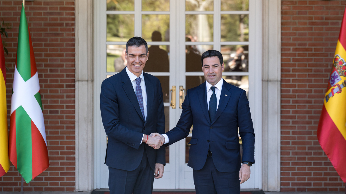 Sánchez cede la gestión de aeropuertos al País Vasco