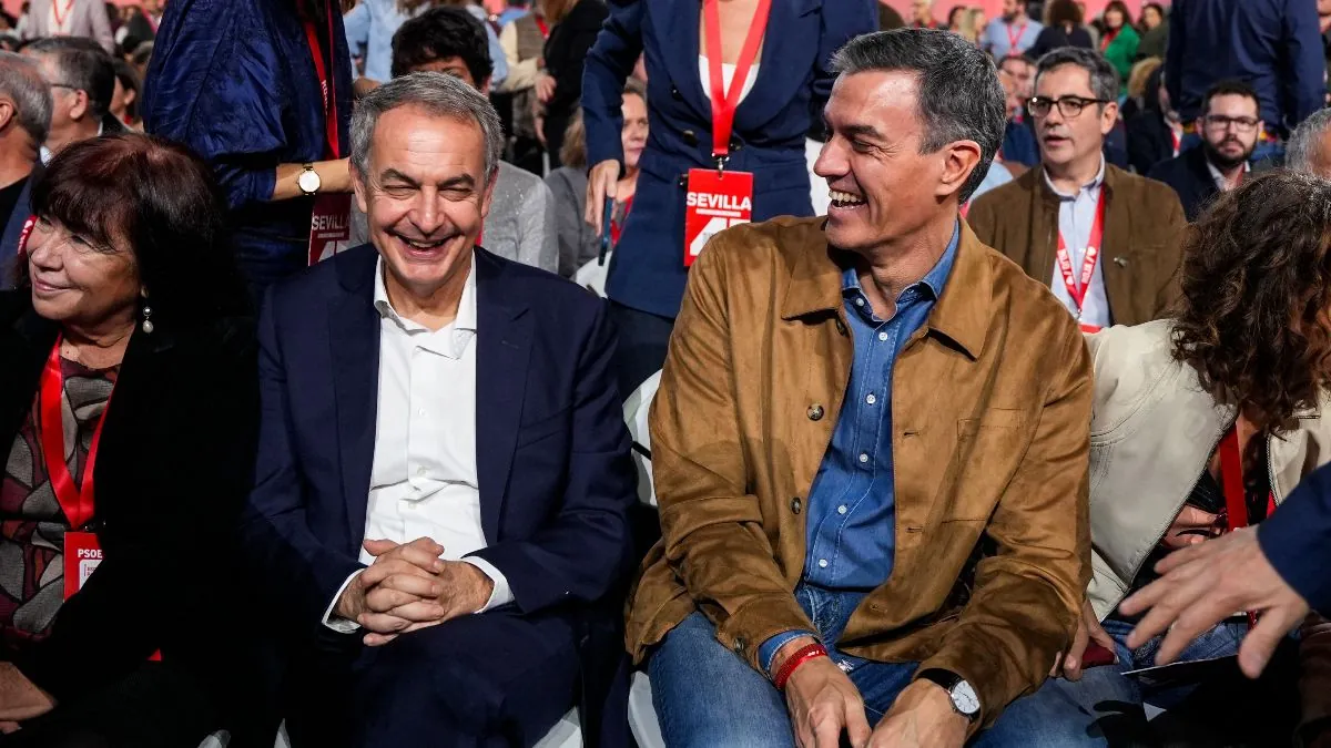 Sánchez y Zapatero cierran juntos la campaña en Valladolid