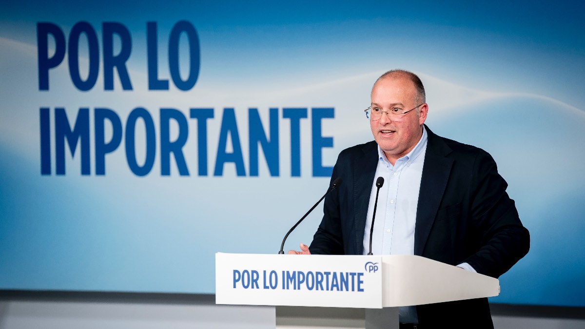 Tellado urge a Vox a cerrar pactos de gobierno autonómicos