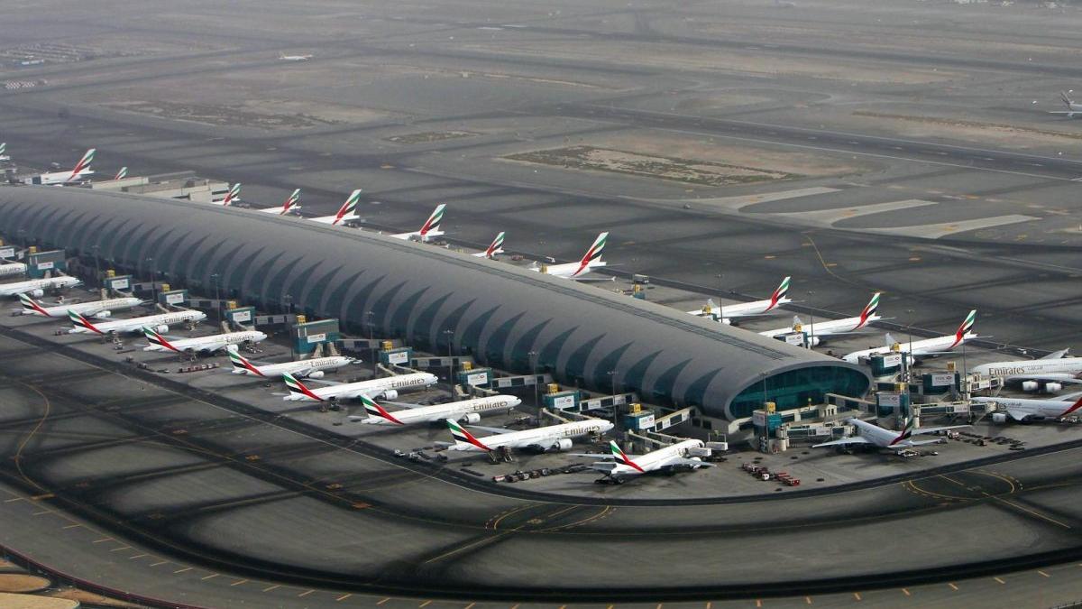 Cancelan el vuelo de 30 andaluces atrapados en Dubái