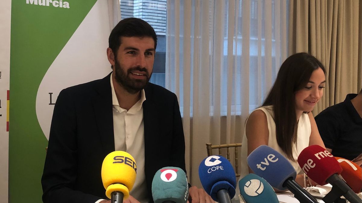 Vox aparta a Antelo por beneficiar a su esposa en Cartagena