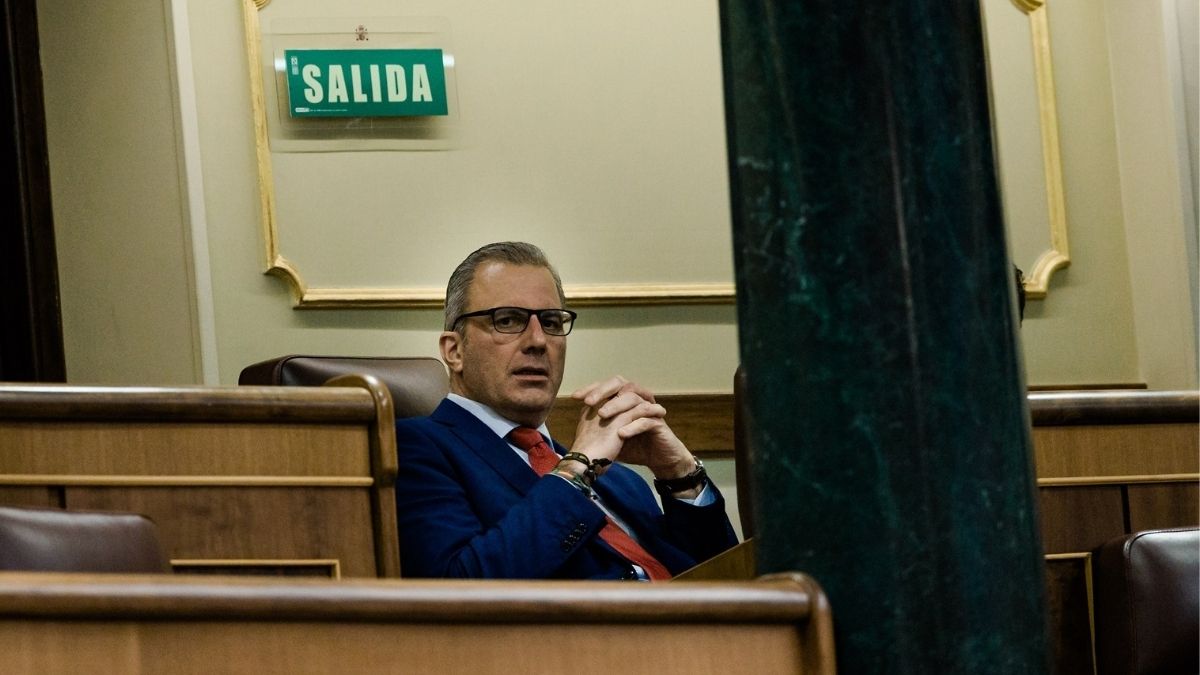 Vox aparta a Ortega Smith de la Diputación Permanente