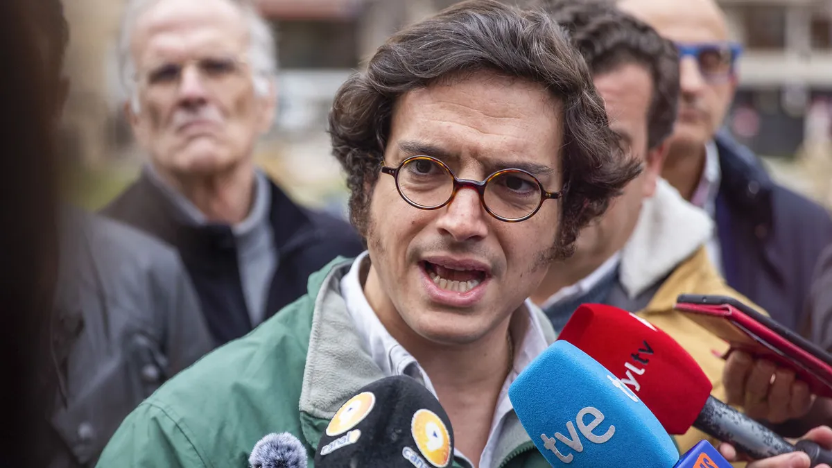 Vox acusa al PP de usar a Espinosa para dividir al partido