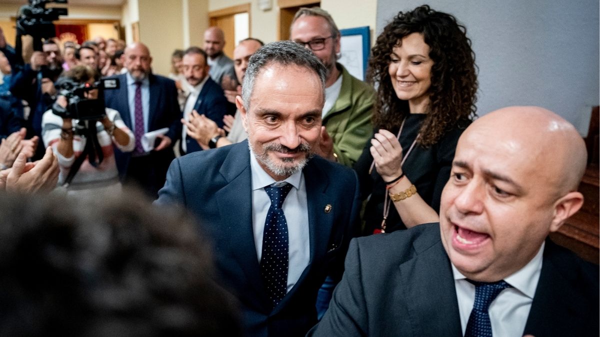 Fiscalía pide reactivar querella contra alcalde de Móstoles
